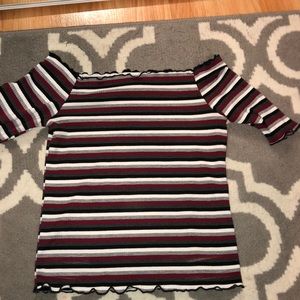 A striped tight-fit shirt